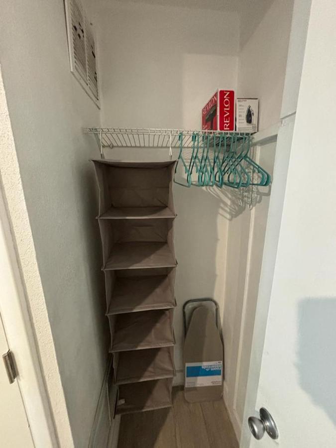 Nice 2 Twin Bedroom - Best Central Location In Miami - Luggage Storage, Parking And Laundry For Free!!!! Екстериор снимка